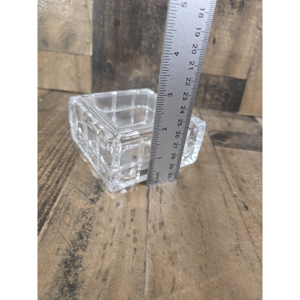 Avon 24% Lead Crystal Trinket Box France Square Grid Pattern Lidded Jewelry Dish - Picture 2 of 5